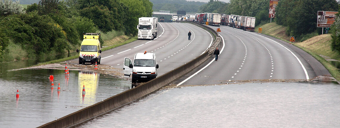 Inondation de l'autoroute A10 (2016)