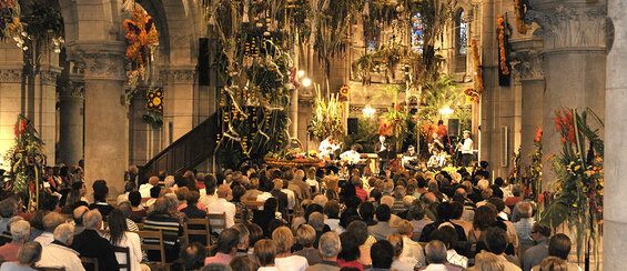 Cérémonie solennelle d'ouverture à l'église Saint-Marceau,