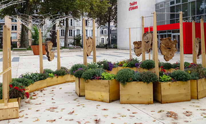Jardins éphémères devant le théâtre d'Orléans en 2022.