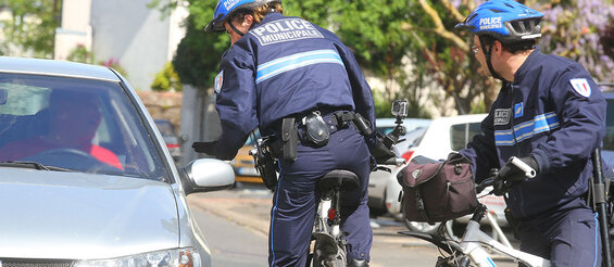 policiers municipaux à vélo