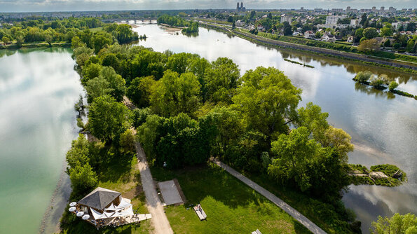Au nord du plan d'eau, Les 2 rives Au nord du plan d'eau, Les 2 rives