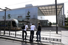 bibliotheque-tramway-univer
